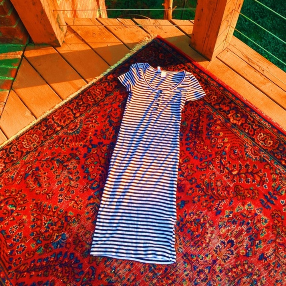 black + white striped h&m tee shirt dress π - Picture 3 of 7